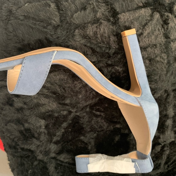 Shoe - Picture 4 of 4